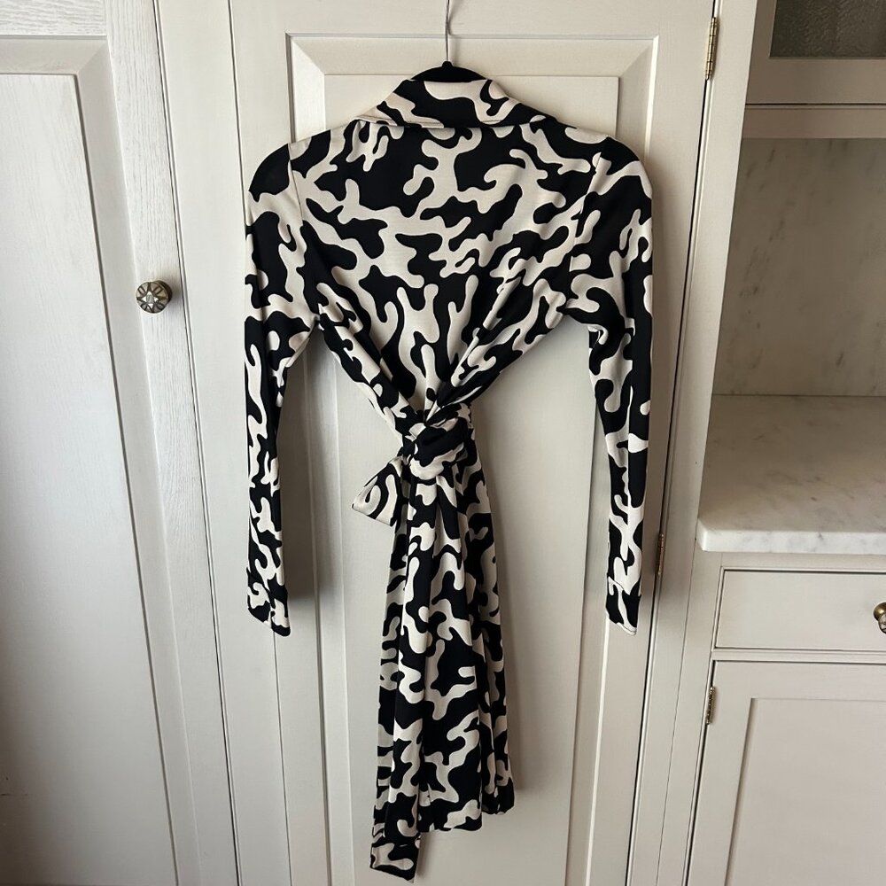 DVF Diane Von Furstenberg Firebird Wrap Dress 100% Silk Jersey Black White 2